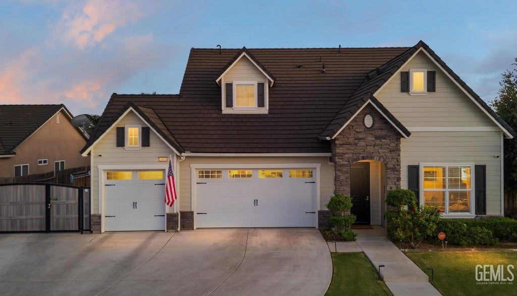 Photo of 13603 Night Star Lane, Bakersfield, CA 93314 (MLS # 202609804)