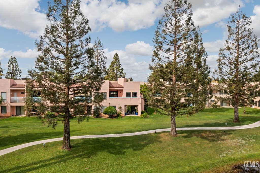 Photo of 14500 Las Palmas Drive #22, Bakersfield, CA 93306 (MLS # 202603390)