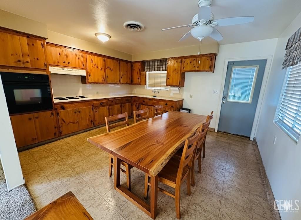 Photo of 412 Washington Avenue, Bakersfield, CA 93308 (MLS # 202512586)