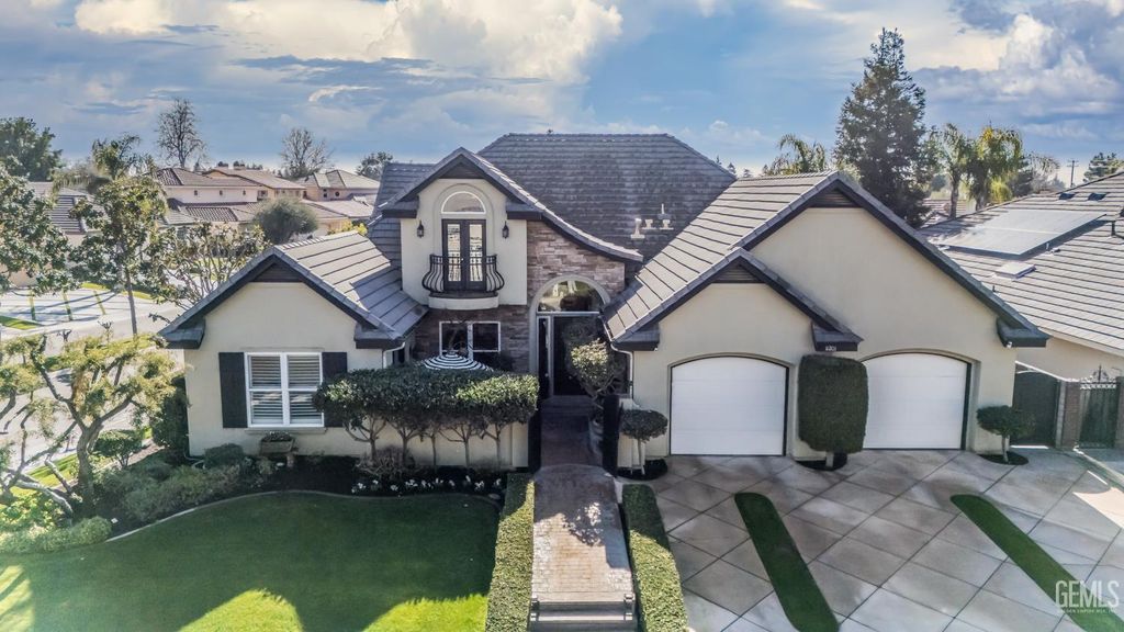 Photo of 11201 Moorgate Street, Bakersfield, CA 93311 (MLS # 202601110)