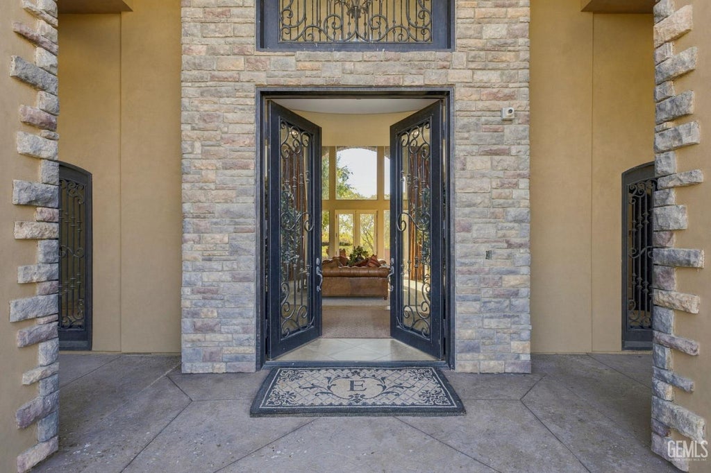 Photo of 16208 Zerker Road, Bakersfield, CA 93308 (MLS # 202610917)