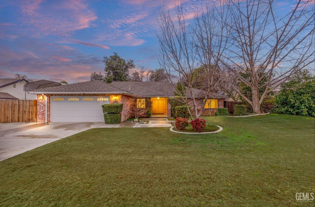 Photo of 1207 Jenkins Road, Bakersfield, CA 93314 (MLS # 202600784)