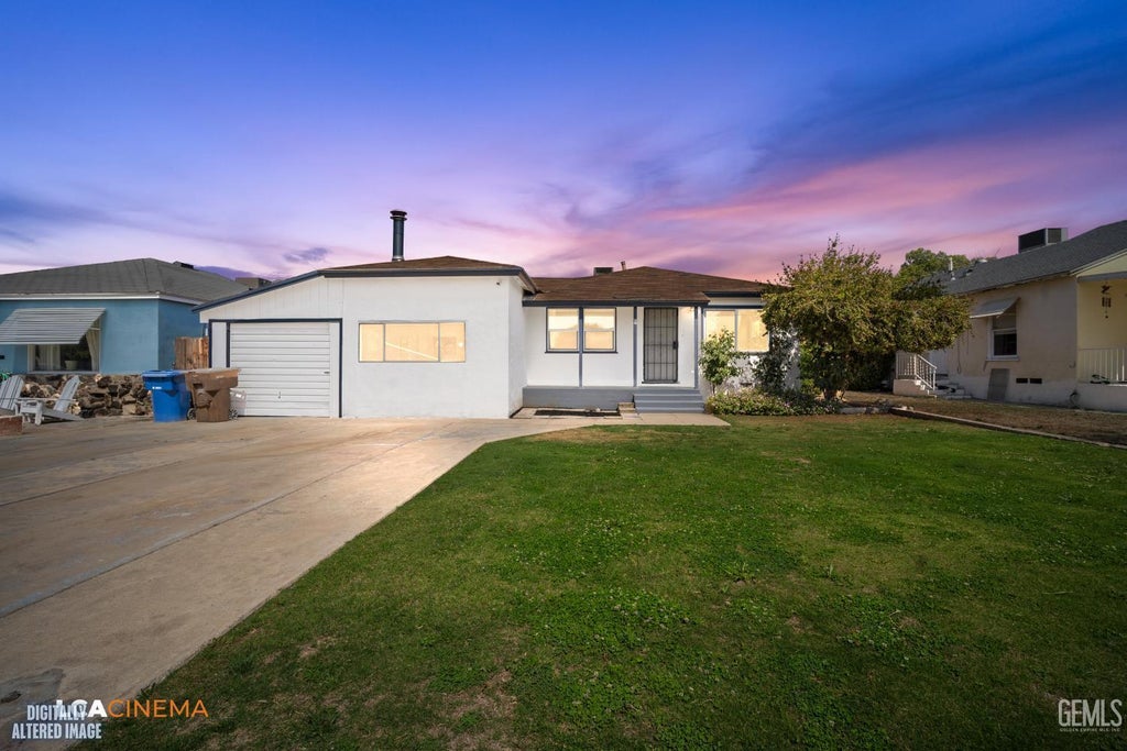 Photo of 616 Francis Street, Bakersfield, CA 93308 (MLS # 202605086)
