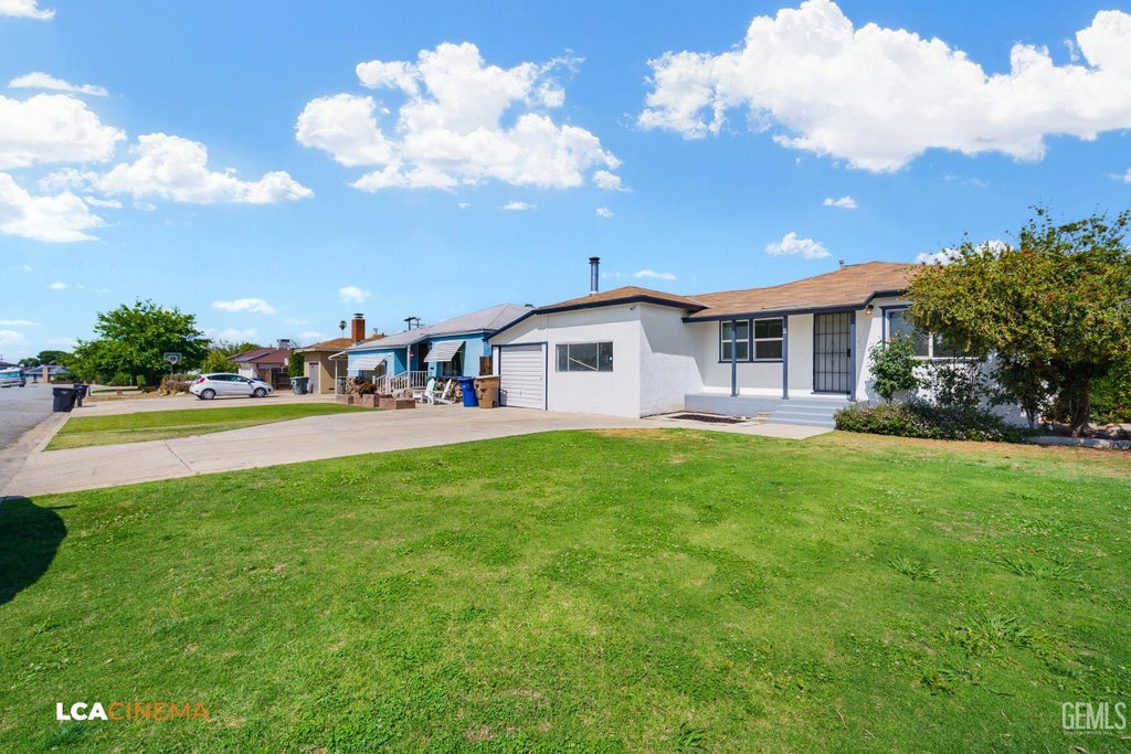 Photo of 616 Francis Street, Bakersfield, CA 93308 (MLS # 202605086)