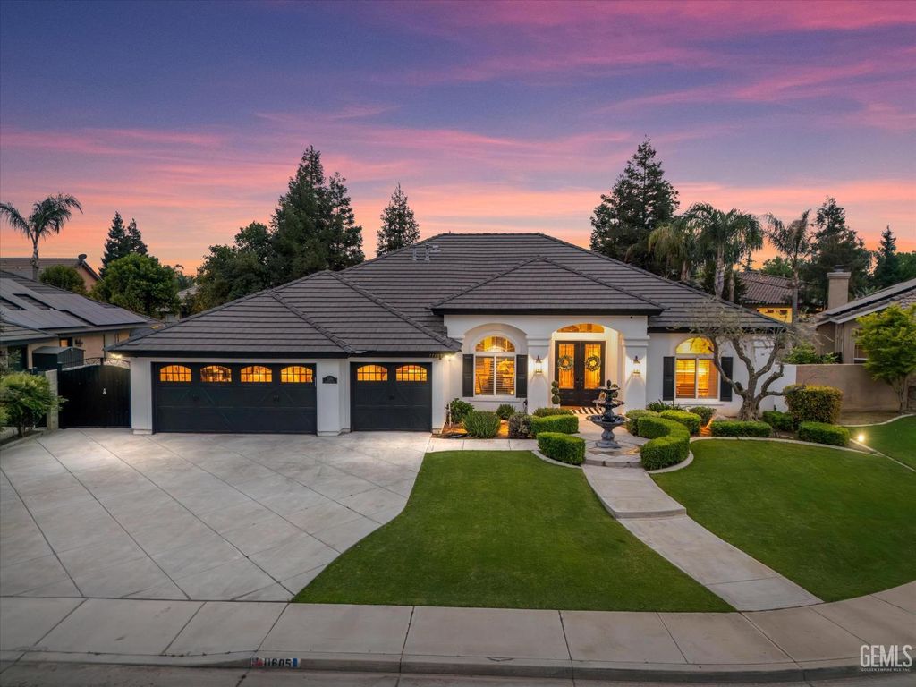 Photo of 11605 Yarborough Avenue, Bakersfield, CA 93312 (MLS # 202603456)