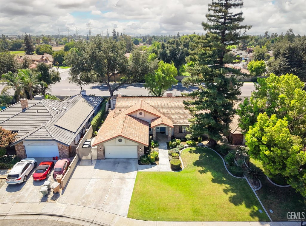 Photo of 8609 Landover Lane, Bakersfield, CA 93311 (MLS # 202610087)