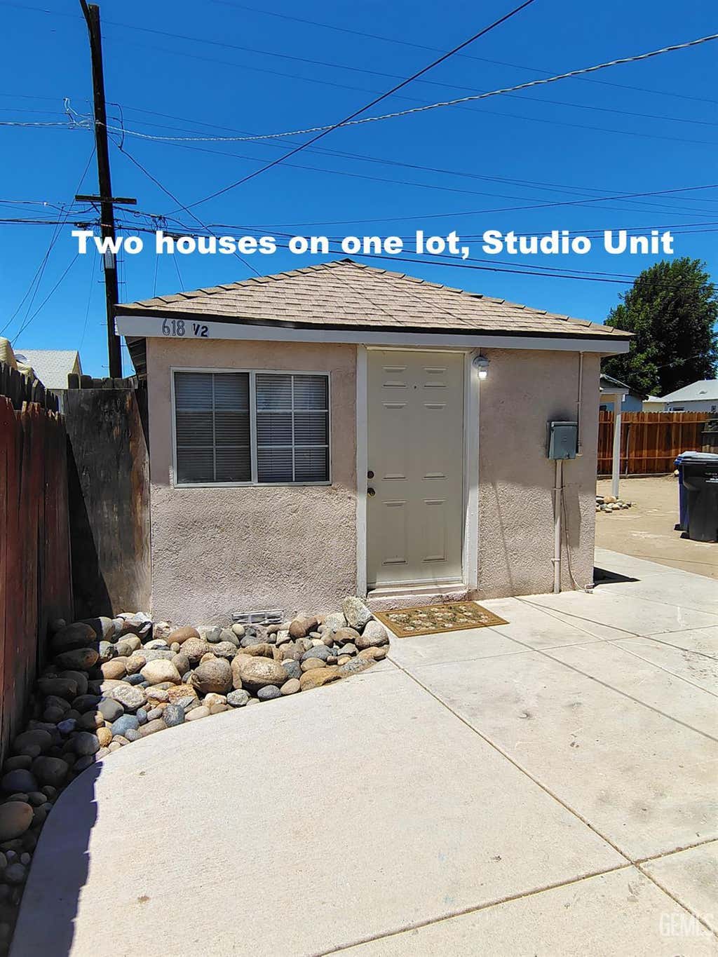 Photo of 618 Charlana Drive, Bakersfield, CA 93308 (MLS # 202512326)