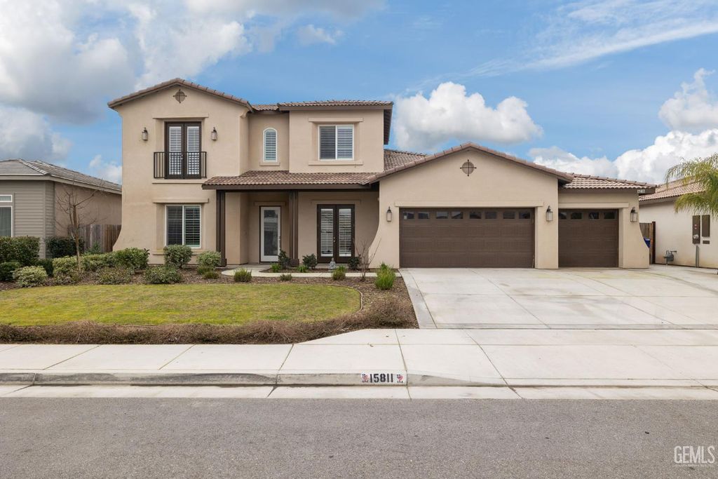 Photo of 15811 Waterford Street, Bakersfield, CA 93314 (MLS # 202600979)