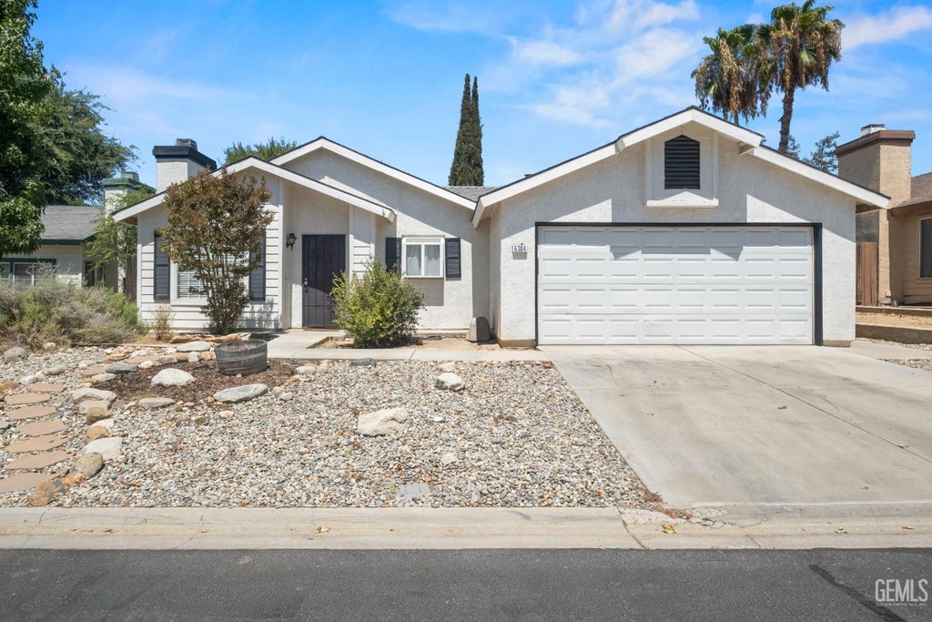 Photo of 6304 Derby Drive, Bakersfield, CA 93306 (MLS # 202608893)