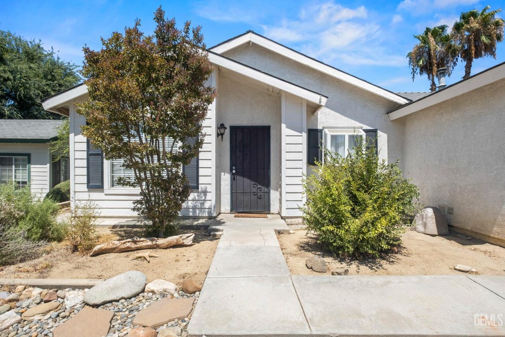 Photo of 6304 Derby Drive, Bakersfield, CA 93306 (MLS # 202608893)
