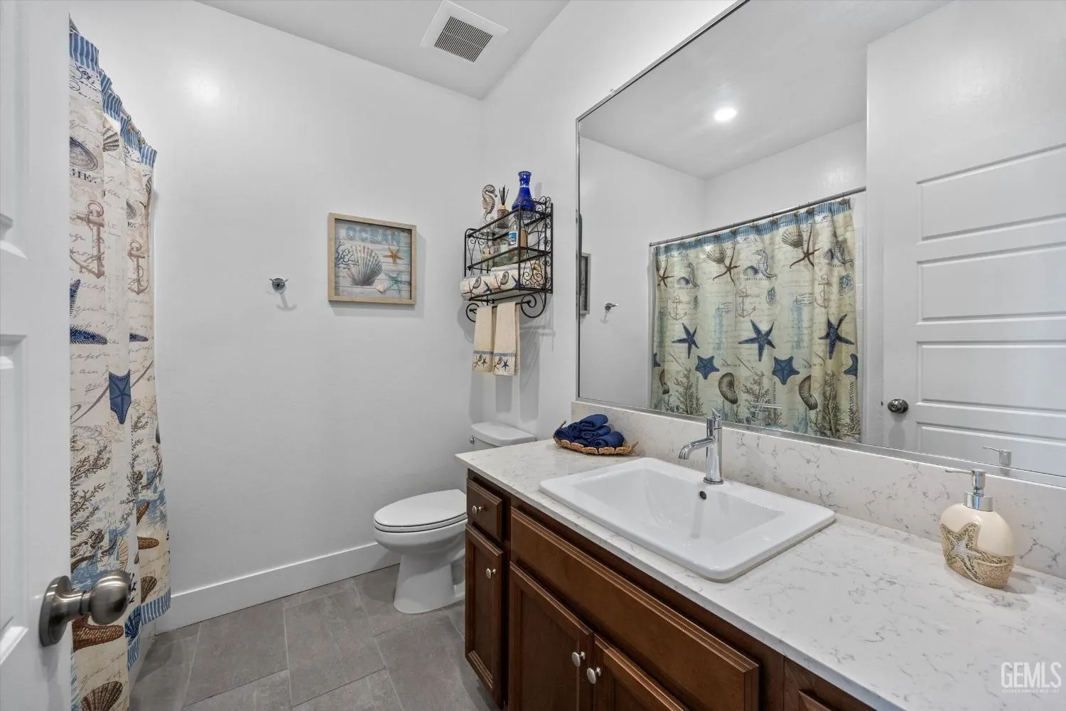 Bakersfield, California 93313, United States, 4 Bedrooms Bedrooms, ,3 BathroomsBathrooms,Residential,Active,116991