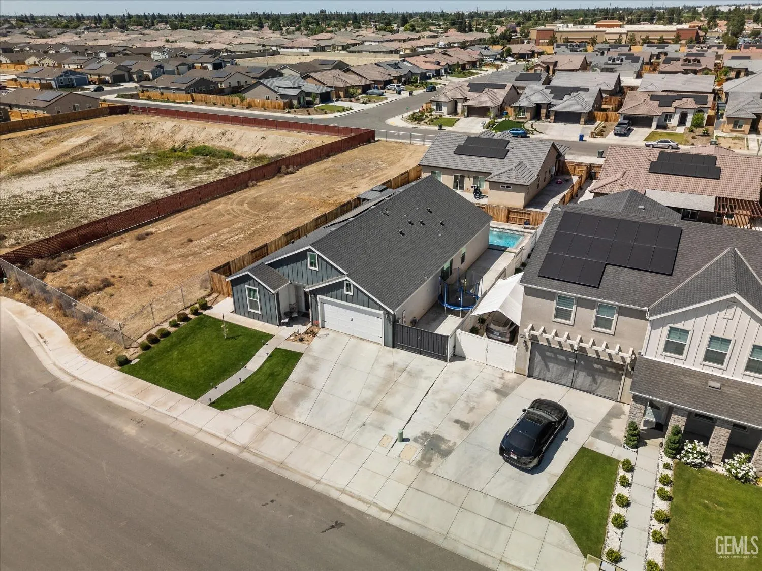 Bakersfield, California 93313, United States, 4 Bedrooms Bedrooms, ,3 BathroomsBathrooms,Residential,Active,116991