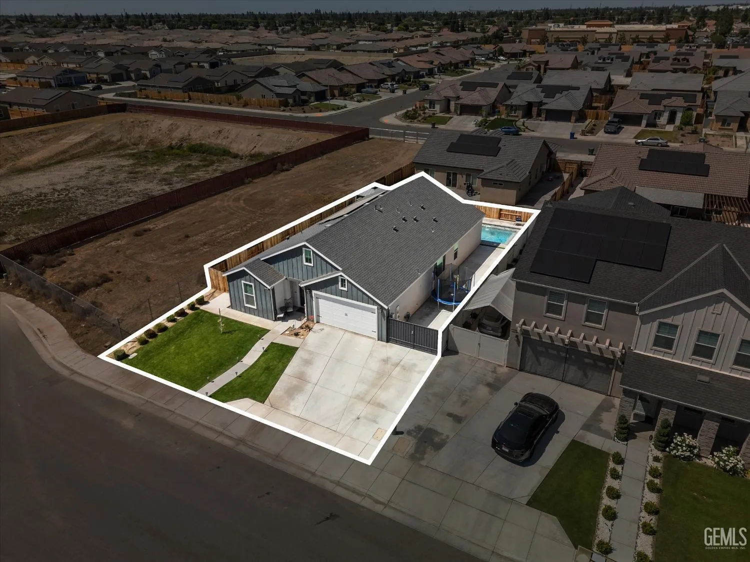 Bakersfield, California 93313, United States, 4 Bedrooms Bedrooms, ,3 BathroomsBathrooms,Residential,Active,116991