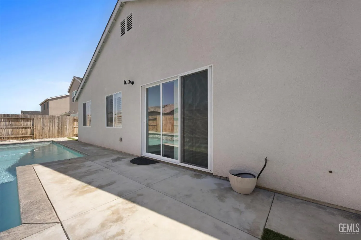 Bakersfield, California 93313, United States, 4 Bedrooms Bedrooms, ,3 BathroomsBathrooms,Residential,Active,116991