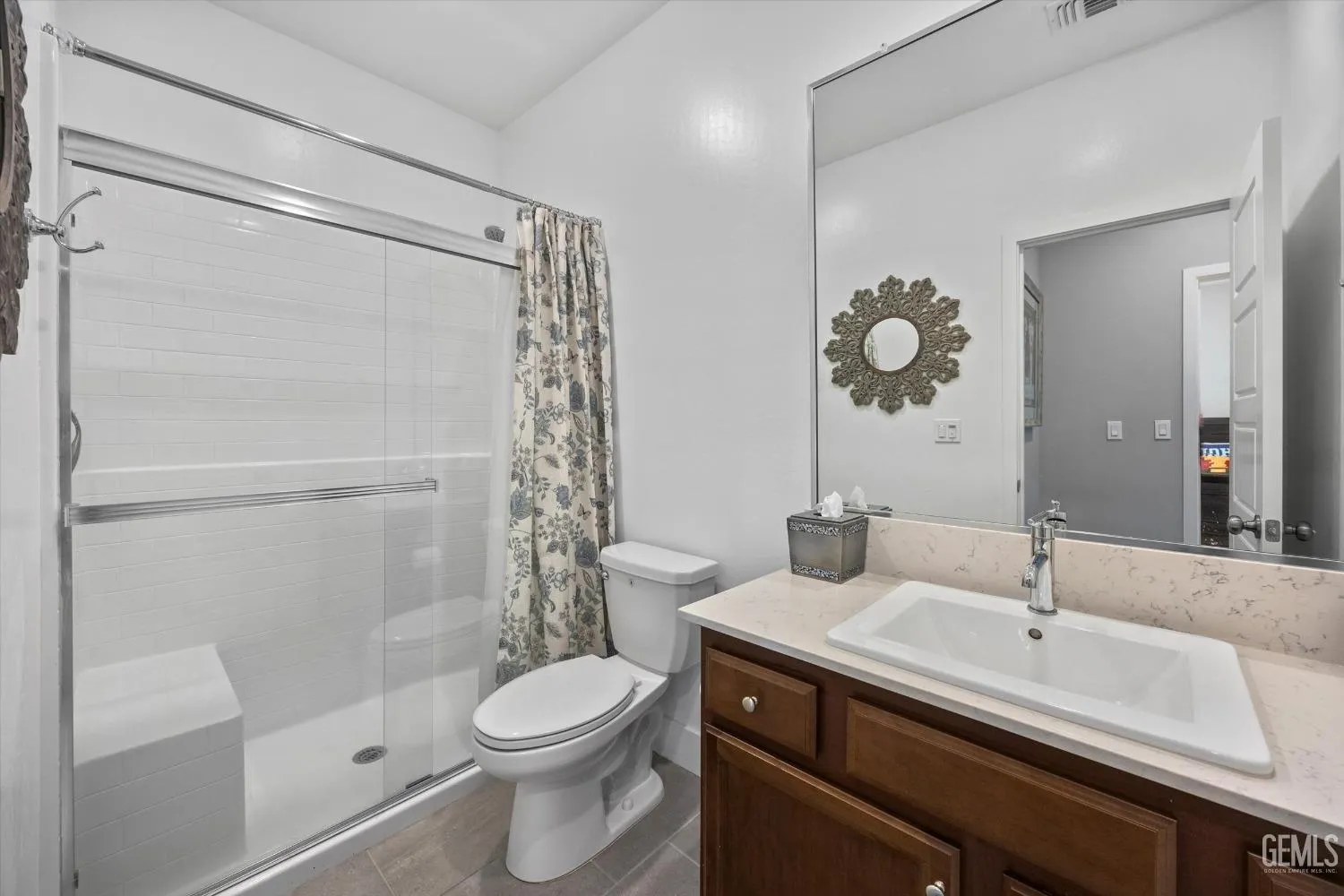 Bakersfield, California 93313, United States, 4 Bedrooms Bedrooms, ,3 BathroomsBathrooms,Residential,Active,116991