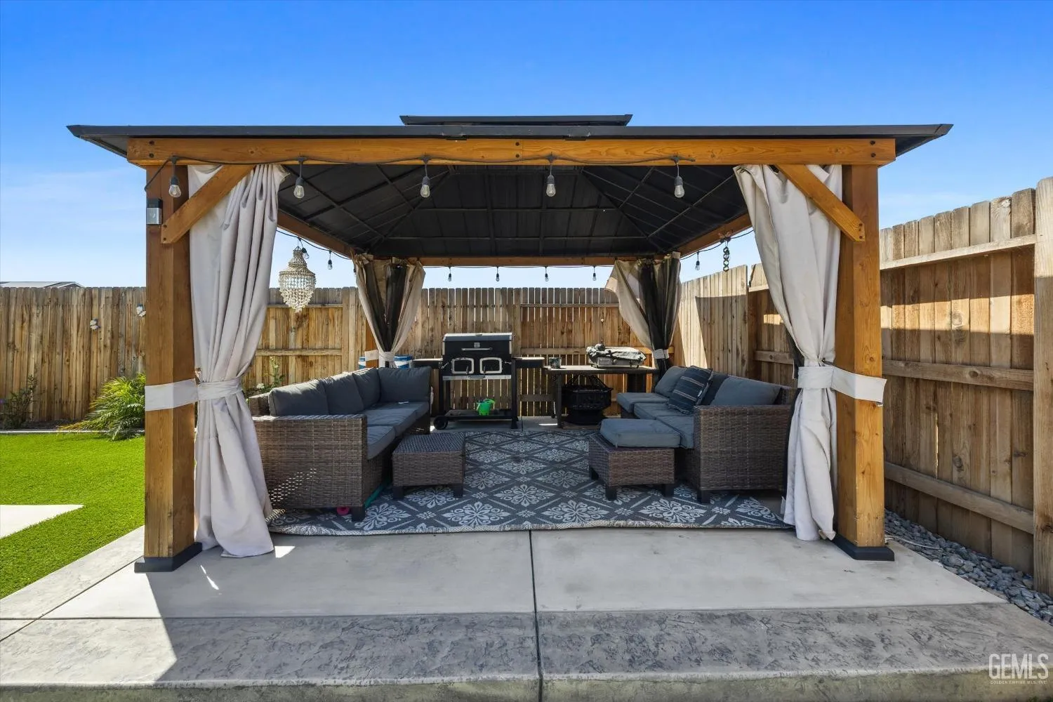 Bakersfield, California 93313, United States, 4 Bedrooms Bedrooms, ,3 BathroomsBathrooms,Residential,Active,116991