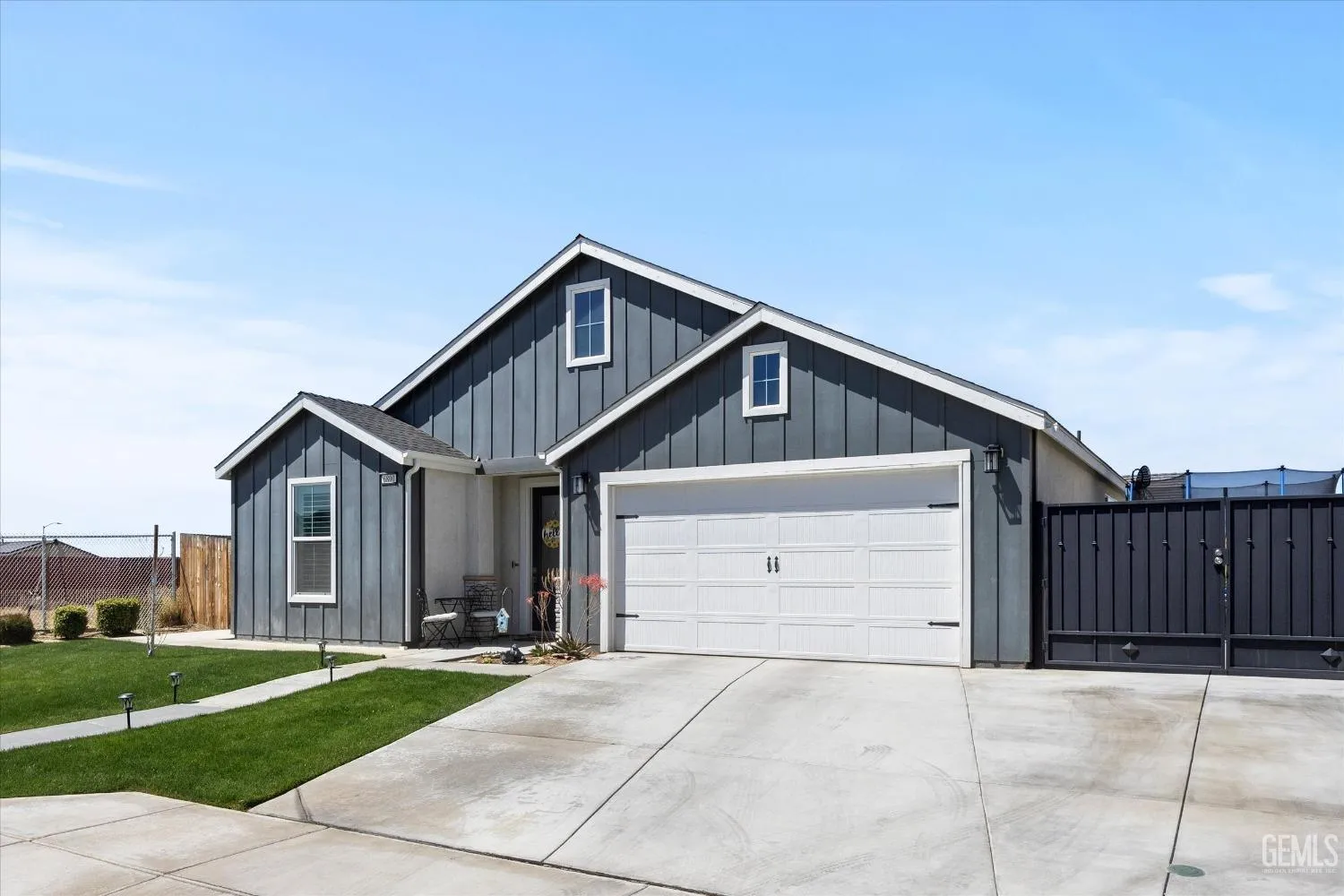 Bakersfield, California 93313, United States, 4 Bedrooms Bedrooms, ,3 BathroomsBathrooms,Residential,Active,116991