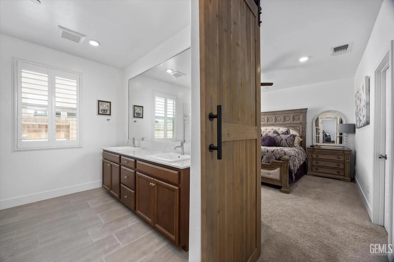 Bakersfield, California 93313, United States, 4 Bedrooms Bedrooms, ,3 BathroomsBathrooms,Residential,Active,116991