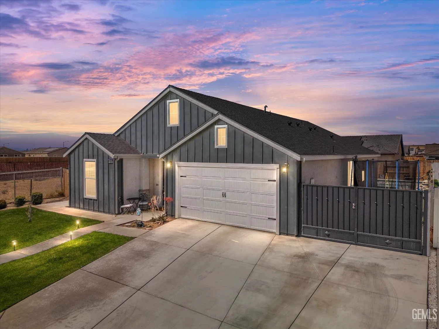 Bakersfield, California 93313, United States, 4 Bedrooms Bedrooms, ,3 BathroomsBathrooms,Residential,Active,116991