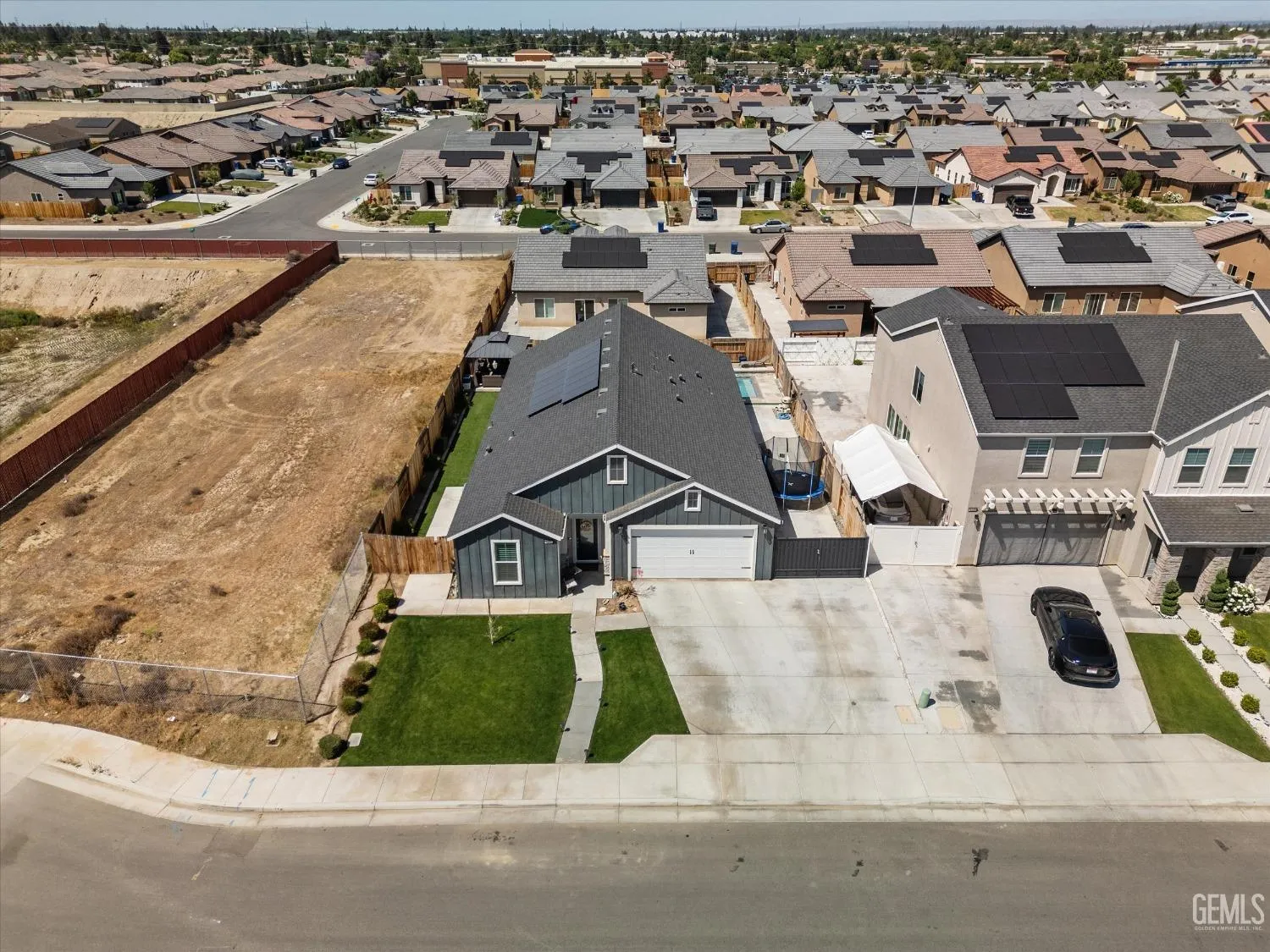 Bakersfield, California 93313, United States, 4 Bedrooms Bedrooms, ,3 BathroomsBathrooms,Residential,Active,116991