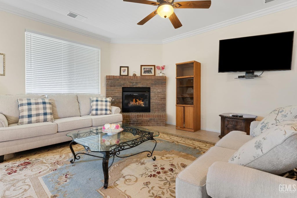 Photo of 10307 Yesterdays Drive, Bakersfield, CA 93312 (MLS # 202606181)