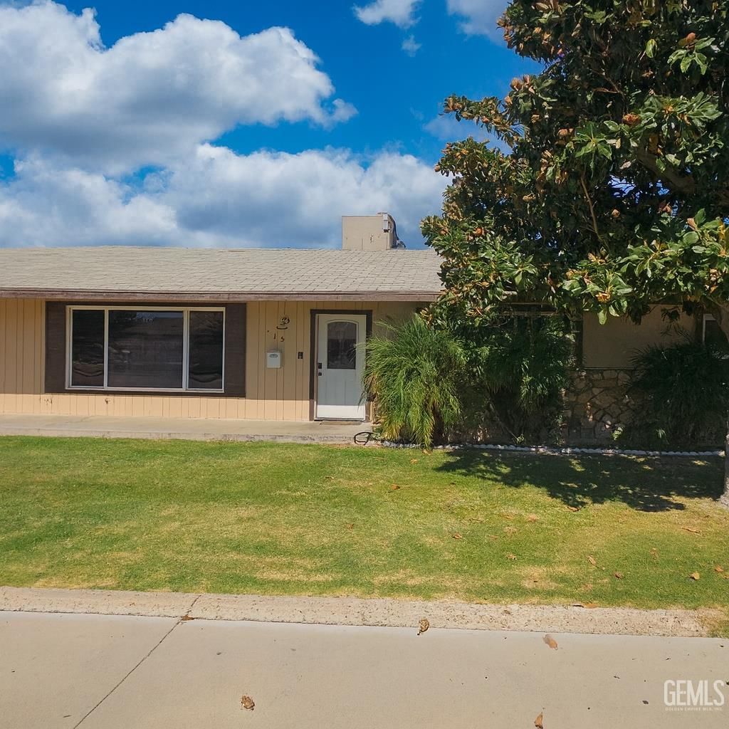Photo of 115 9th Avenue, Delano, CA 93215 (MLS # 202511200)