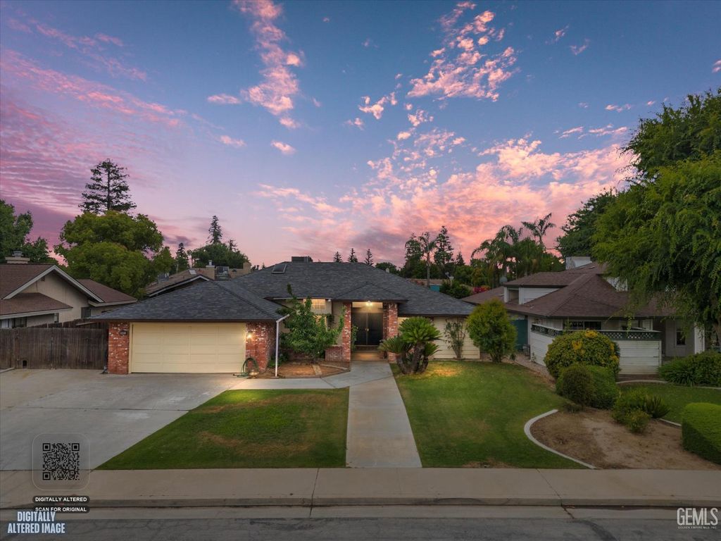 Photo of 9901 Mesa Oak Drive, Bakersfield, CA 93311 (MLS # 202605174)