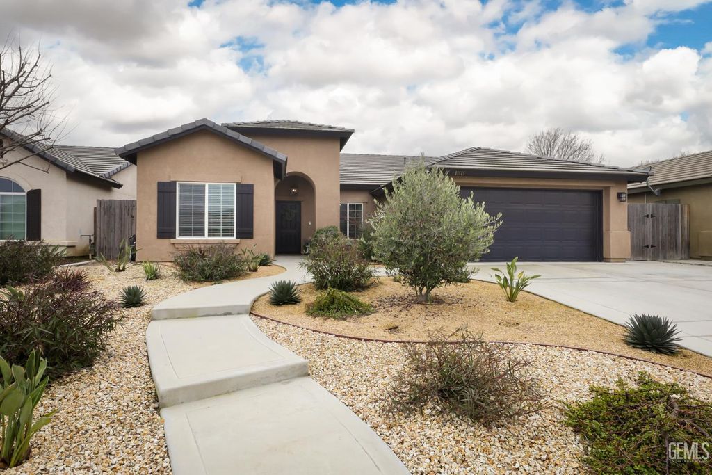 Photo of 13515 Arden Forest Drive, Bakersfield, CA 93314 (MLS # 202601027)