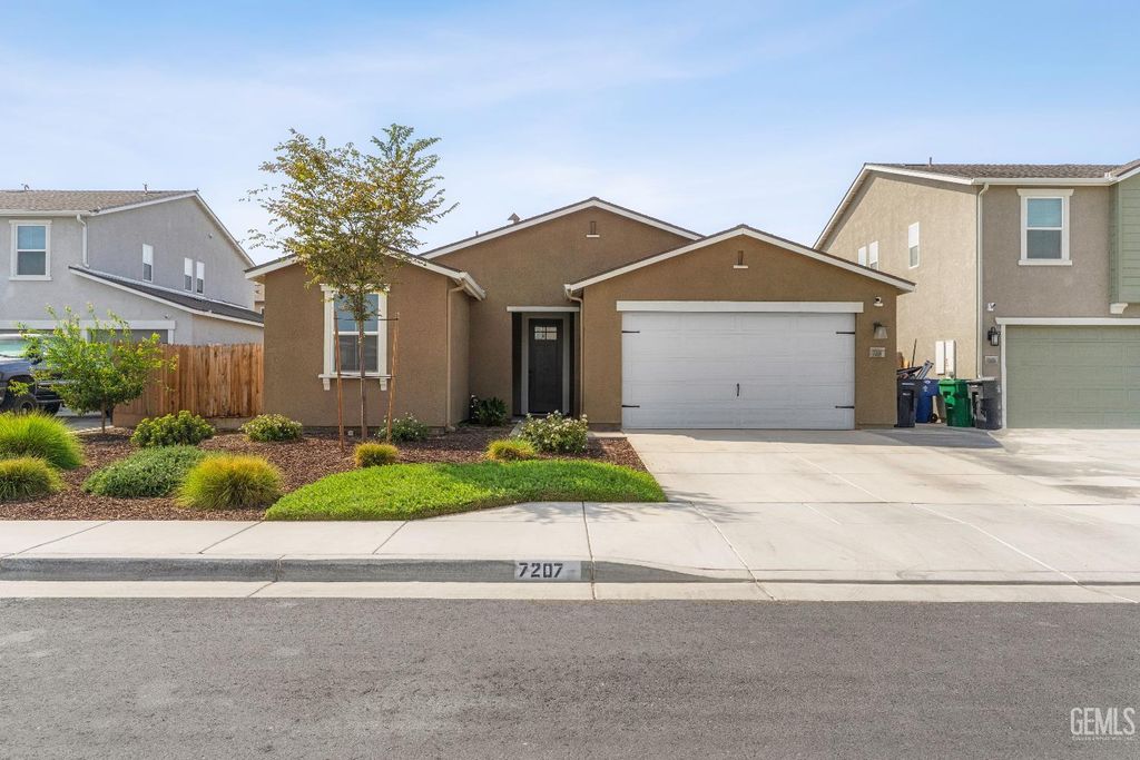 Photo of 7207 Shooting Star Court, Bakersfield, CA 93311 (MLS # 202511155)