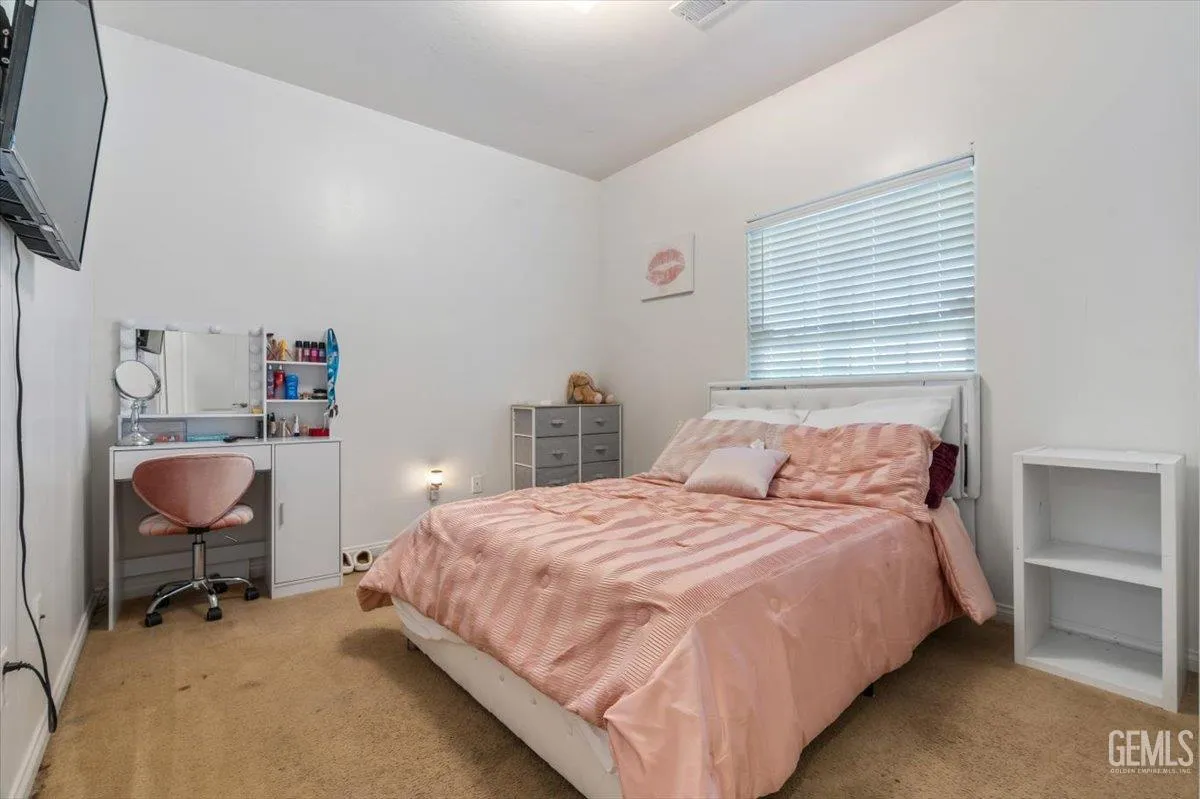 Bakersfield, California 93306, United States, 4 Bedrooms Bedrooms, ,2 BathroomsBathrooms,Residential,Active,196040