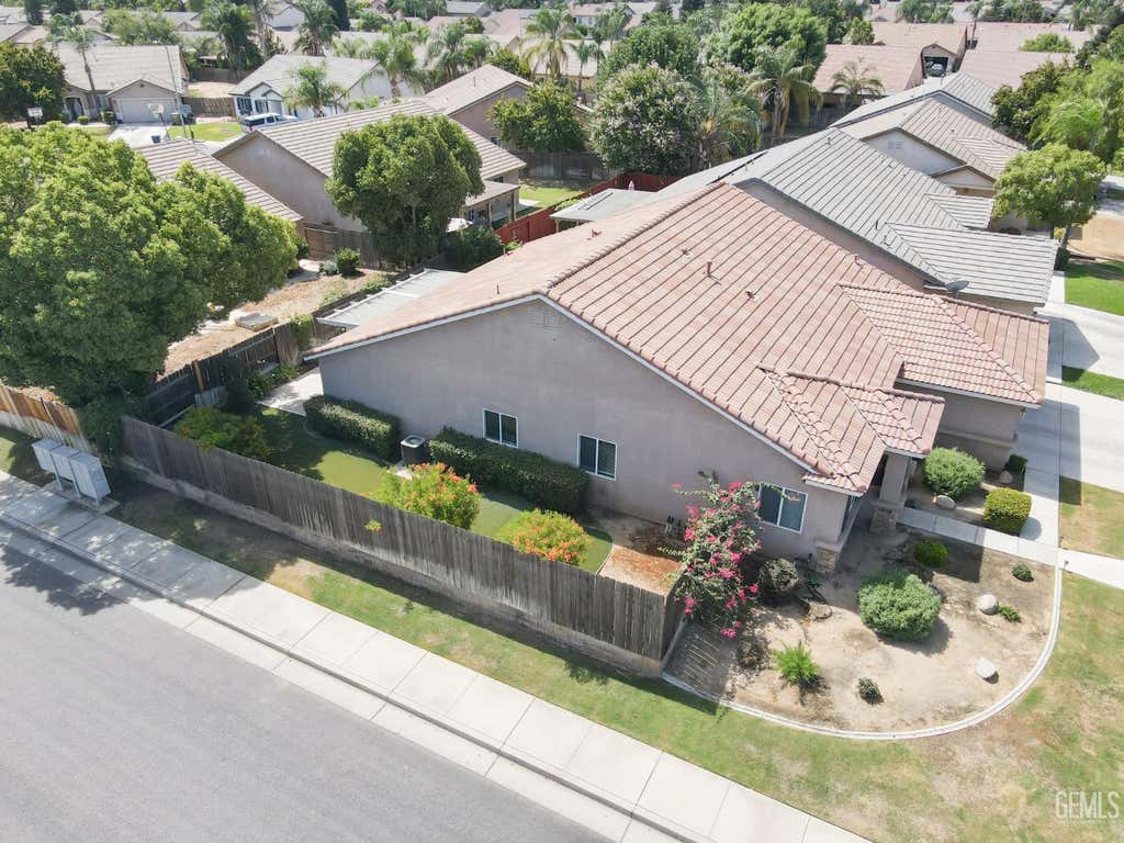 Photo of 5428 Coastal Wind Street, Bakersfield, CA 93312 (MLS # 202607633)
