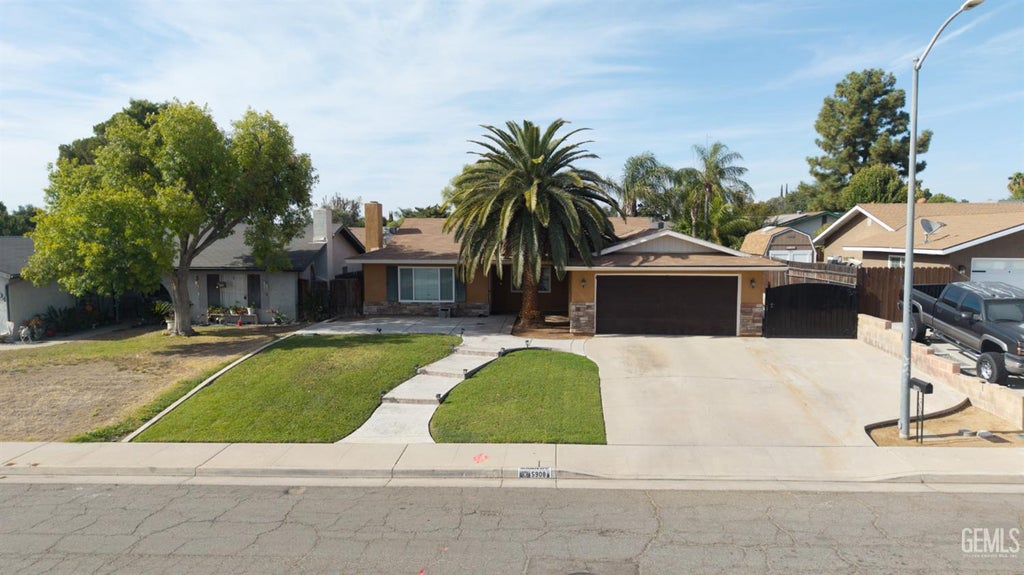 Photo of 5908 Fair Oaks Drive, Bakersfield, CA 93306 (MLS # 202609218)