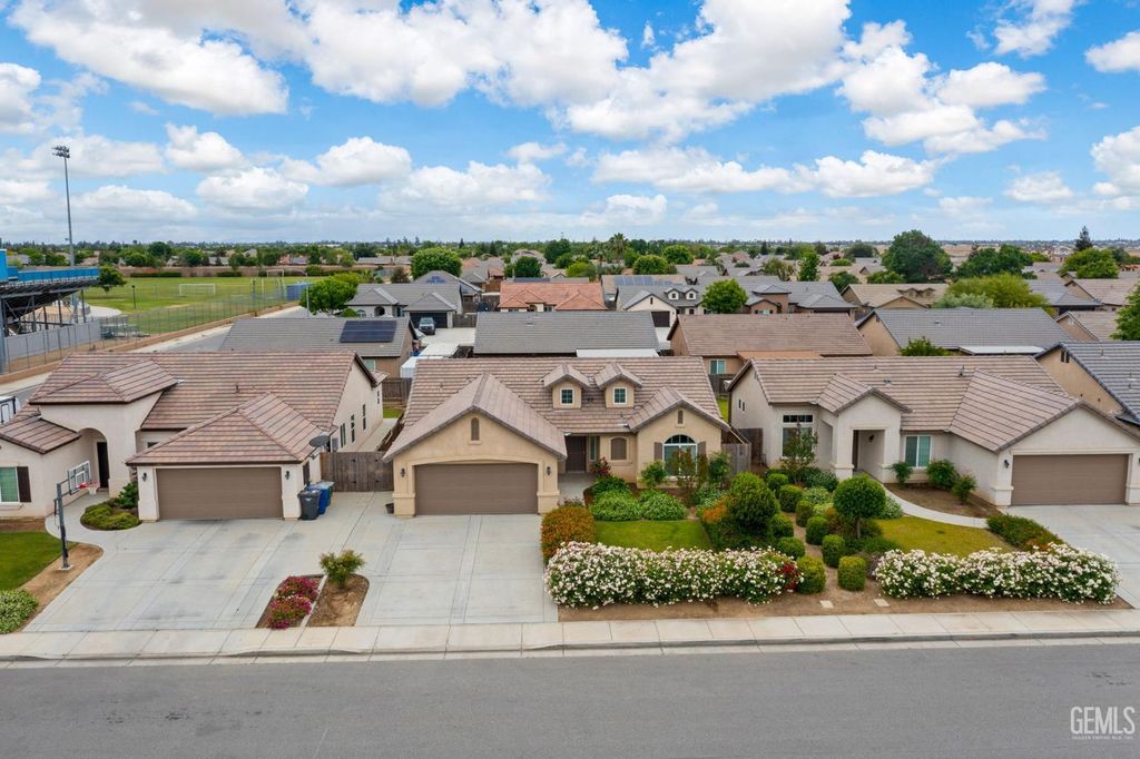 Photo of 13507 Ashton Wood Court, Bakersfield, CA 93314 (MLS # 202604094)