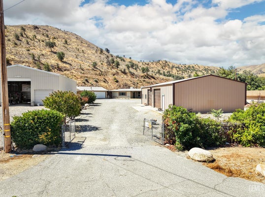 2430 COMMERCIAL AVE, MOUNTAIN MESA, CA 93240 - Image 235ef5e37c8e2d3867ca214d1dbdf9ae/1888851433