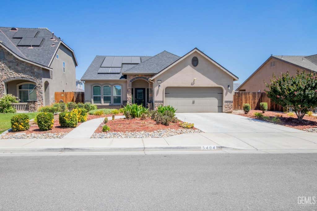 Photo of 5404 Rivulet Run Court, Bakersfield, CA 93313 (MLS # 202607872)