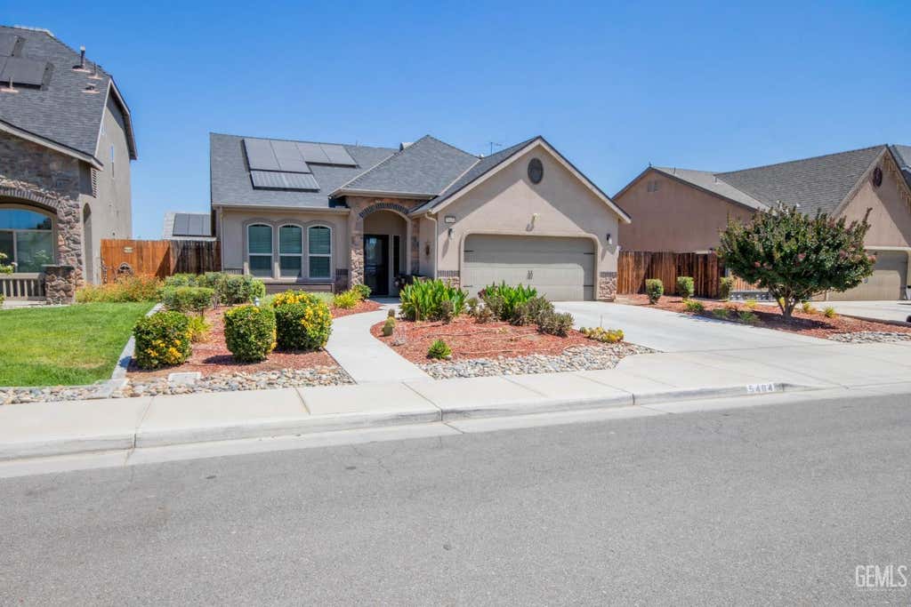 Photo of 5404 Rivulet Run Court, Bakersfield, CA 93313 (MLS # 202607872)