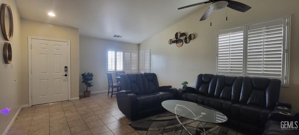 Photo of 13208 Cheyenne Mountain Drive, Bakersfield, CA 93314 (MLS # 202604000)