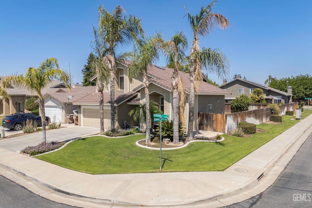 Photo of 3808 Killarney Court, Bakersfield, CA 93311 (MLS # 202510699)