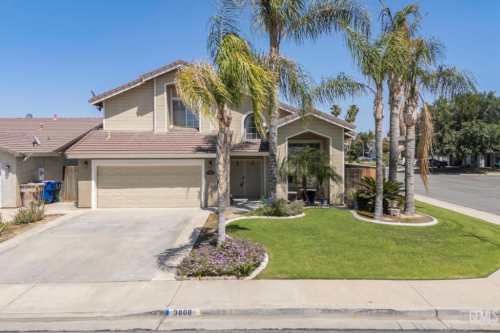 Photo of 3808 Killarney Court, Bakersfield, CA 93311 (MLS # 202510699)