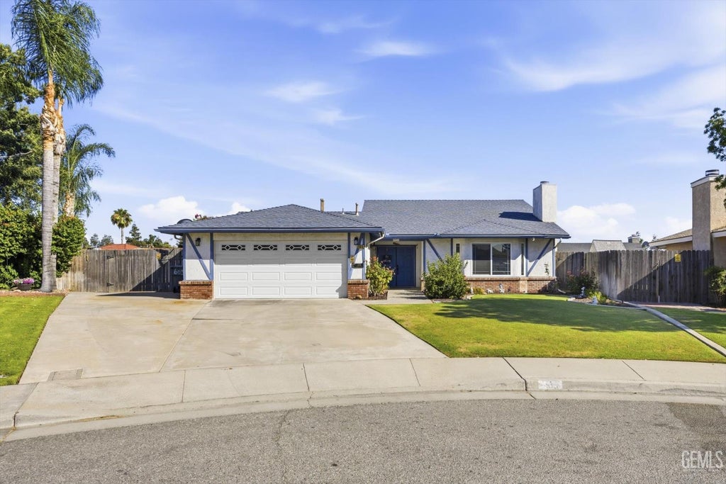 Photo of 605 Nettle Place, Bakersfield, CA 93308 (MLS # 202608655)