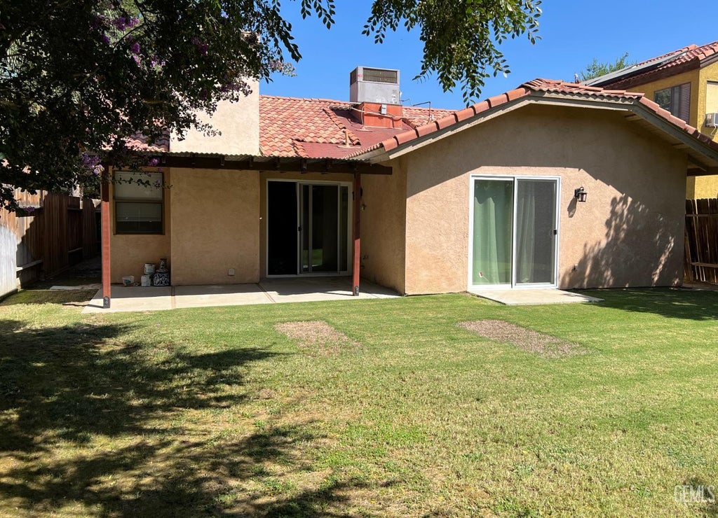 Photo of 9833 Cimarron Trails Drive, Bakersfield, CA 93311 (MLS # 202610067)