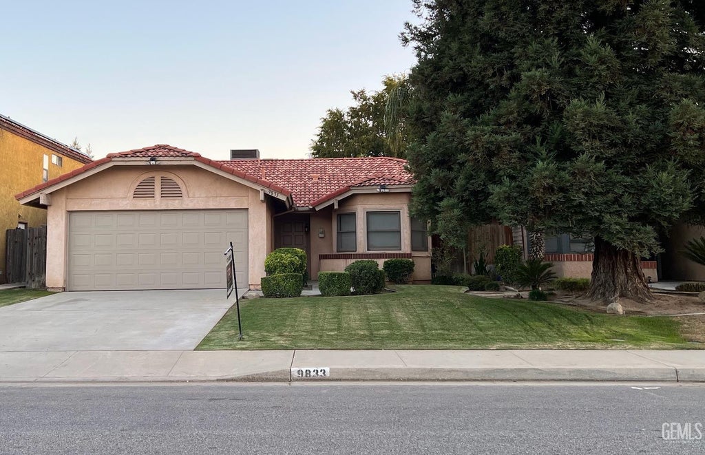 Photo of 9833 Cimarron Trails Drive, Bakersfield, CA 93311 (MLS # 202610067)
