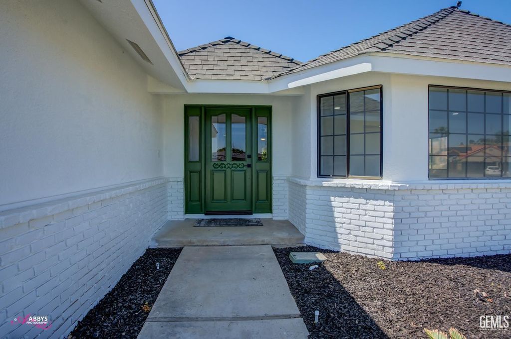 Photo of 5801 Cedar Falls Drive, Bakersfield, CA 93306 (MLS # 202513199)