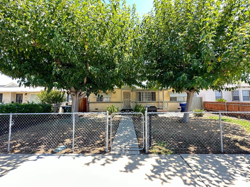 Photo of 200 Western Drive, Bakersfield, CA 93309 (MLS # 202609943)