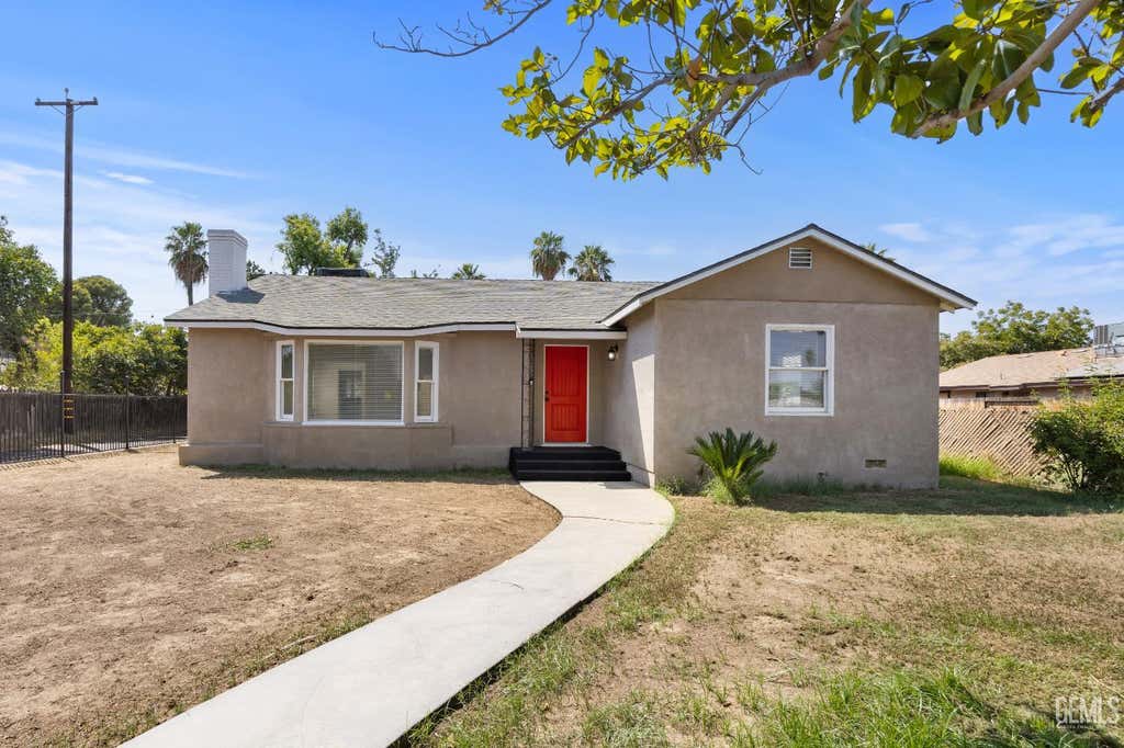 Photo of 135 A Street, Bakersfield, CA 93304 (MLS # 202608089)