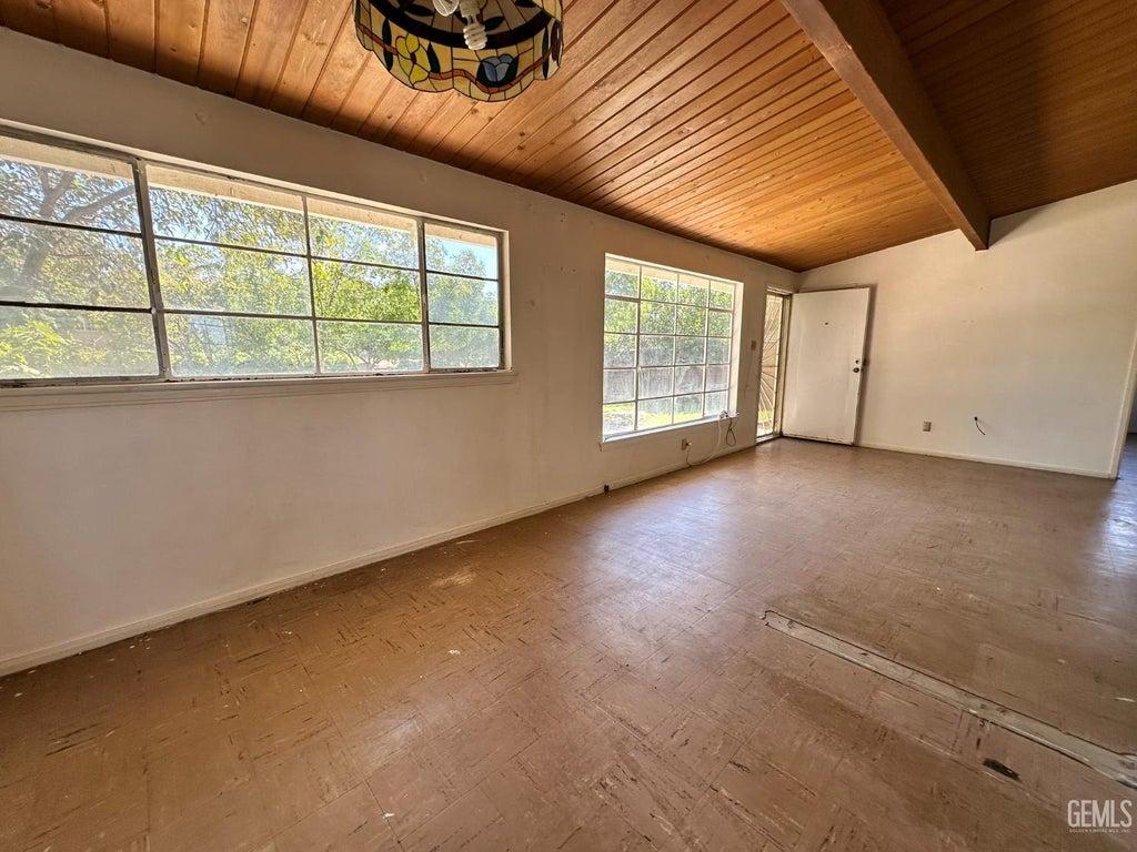 Photo of 2908 Cornell Street, Bakersfield, CA 93305 (MLS # 202610124)