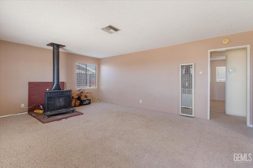 Photo of 13324 Gulf Street, North Edwards, CA 93523 (MLS # 202511305)