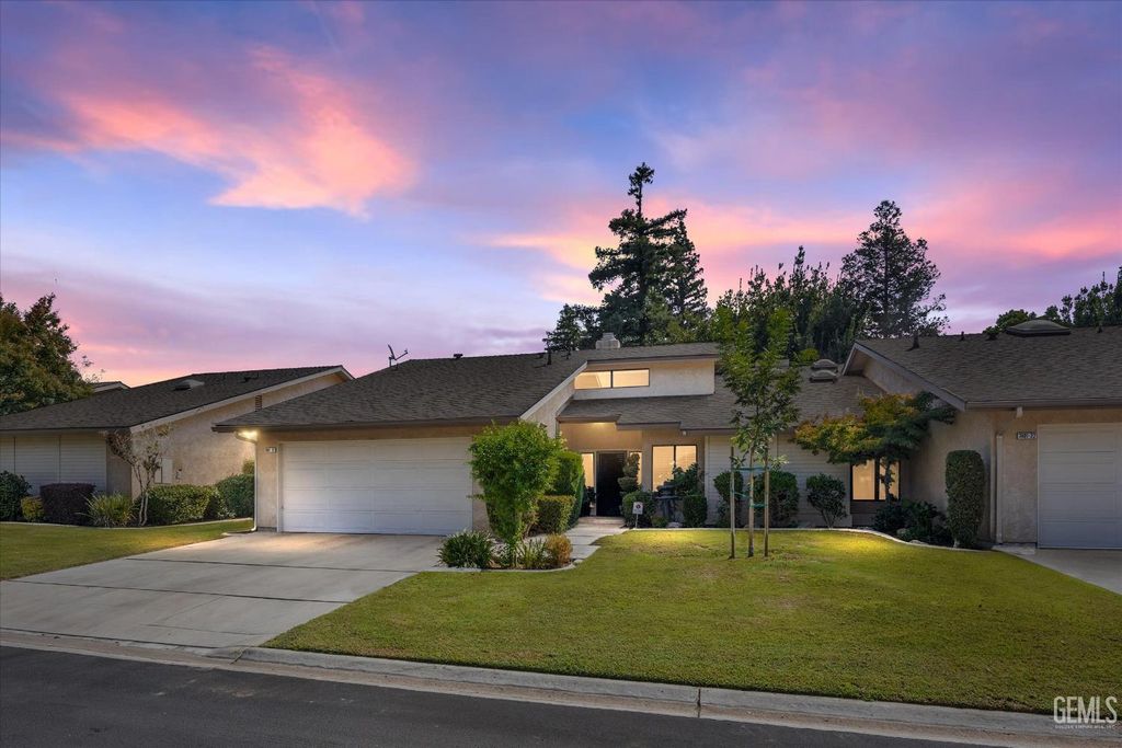Photo of 7401 Hilton Head Way #21, Bakersfield, CA 93309 (MLS # 202510168)