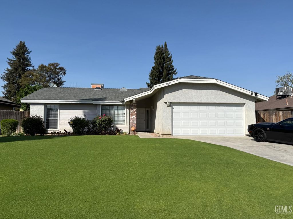 Photo of 3520 Snowflake Court, Bakersfield, CA 93309 (MLS # 202602938)