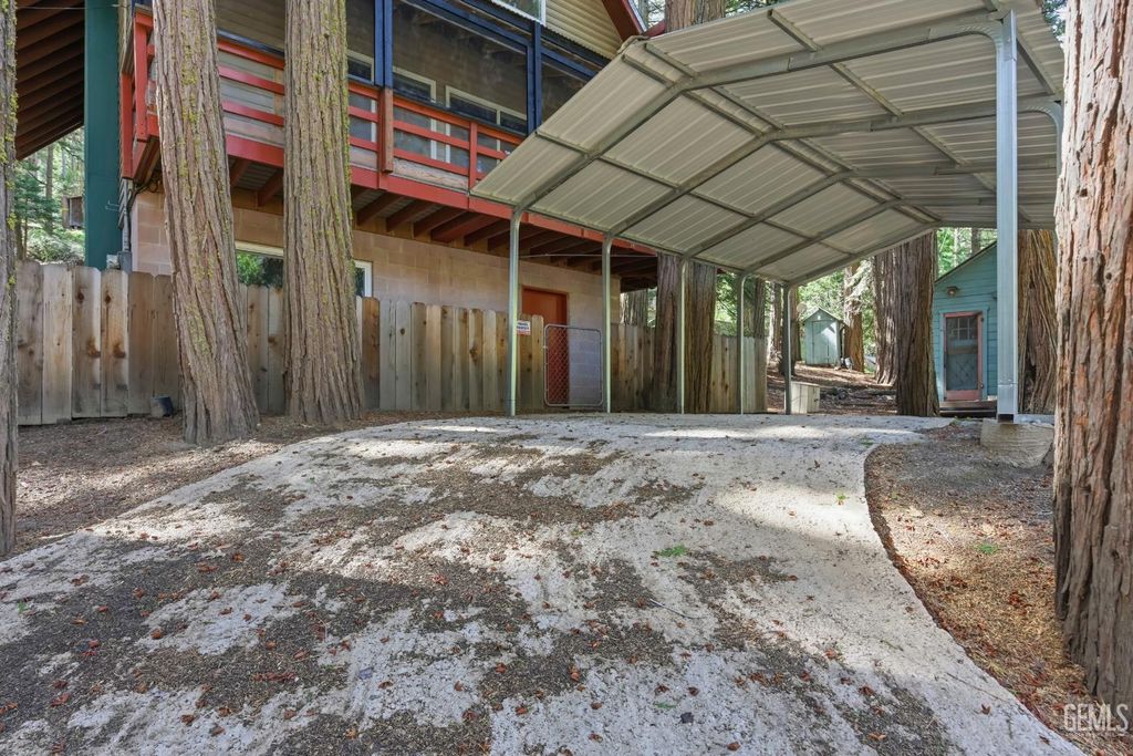 Photo of 10729 Pine Drive, Wofford Heights, CA 93285 (MLS # 202603663)